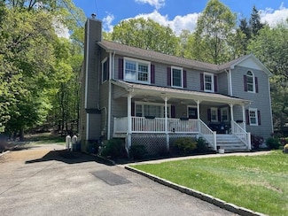 16 Oak Ln, Randolph, NJ 07869