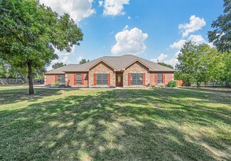 2913 Bairds Ln, Burleson, TX 76028