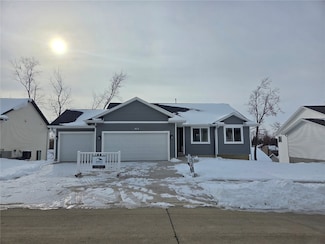 1913 Holly Meadow Ave SW, Cedar Rapids, IA 52404