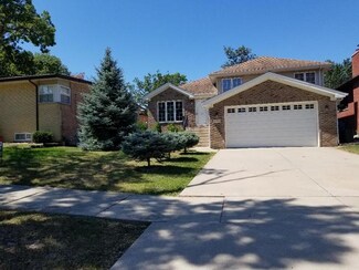 9350 S 83rd Ave, Hickory Hills, IL 60457