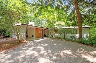 800 Shady Lawn Rd, Chapel Hill, NC 27514