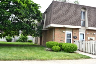 7443 Country Brook Dr, Indianapolis, IN 46260