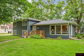 621 E Prince St, Lake Crystal, MN 56055