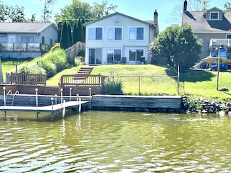 8746 Lake Dr, Springport, MI 49284