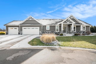 3222 Pickwick Park Ln, Goshen, IN 46528
