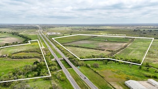 1001 Interstate 35, Devine, TX 78016