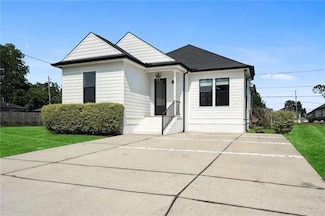 1806 Schnell Dr, Arabi, LA 70032