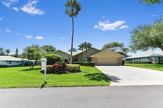 8222 SE Royal St, Hobe Sound, FL 33455