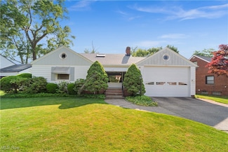 5906 Twin Lakes Dr, Cleveland, OH 44129