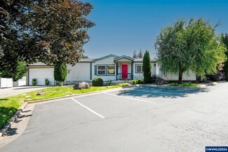 1015 Oak St Unit 2, Silverton, OR 97381