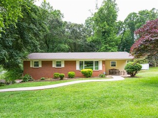 2 Holly Hill Dr, Arden, NC 28704