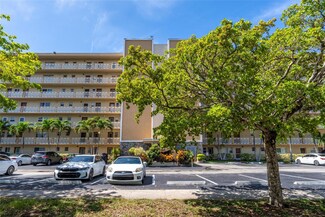 319 NE 14th Ave Unit 705, Hallandale Beach, FL 33009