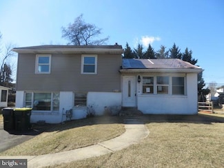 2710 E County Line Rd, Hatboro, PA 19040
