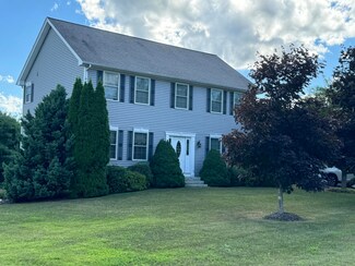 31 Pinnacle Dr, Auburn, ME 04210