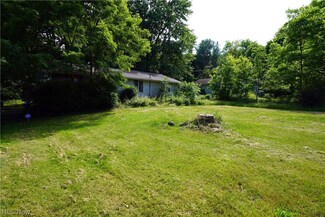 712 Renninger Rd, New Franklin, OH 44319