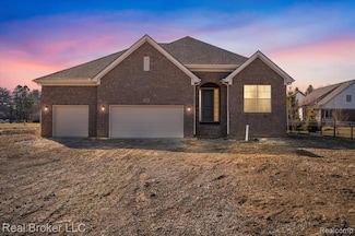 35704 Addison Dr, New Baltimore, MI 48047