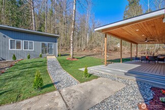 2909 W Snoqualmie River Dr NE, Carnation, WA 98014