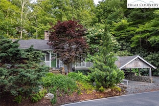 119 S White Pine Dr, Blowing Rock, NC 28605
