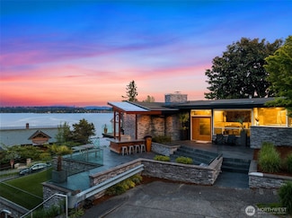 5323 NE 42nd St, Seattle, WA 98105