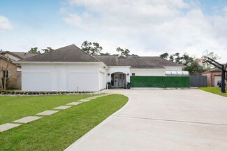 9109 Hilldale St, Houston, TX 77055