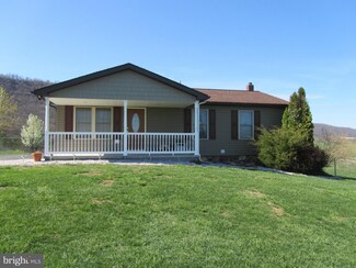 171 Twin Oaks Dr, Maysville, WV 26833
