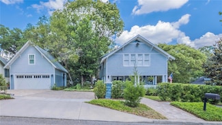 908 N Tremain St, Mount Dora, FL 32757