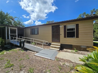 11955 SE 135th Ave, Ocklawaha, FL 32179