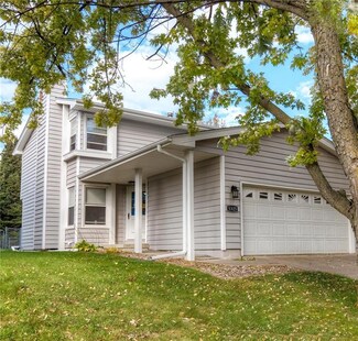 5325 Colt Dr, West Des Moines, IA 50266