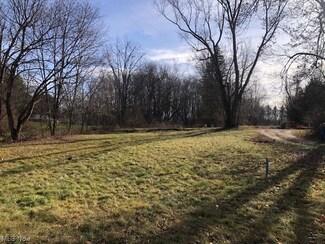 2894 Ridgewood Rd, Fairlawn, OH 44333