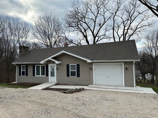 277 N Madison St, Oswego, IL 60543