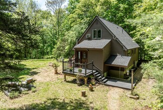 3 Hilltop Rd, Poughkeepsie, NY 12601