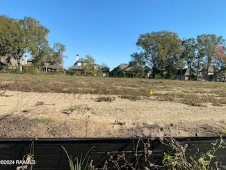 204 Leaning Oak Dr, Lafayette, LA 70508