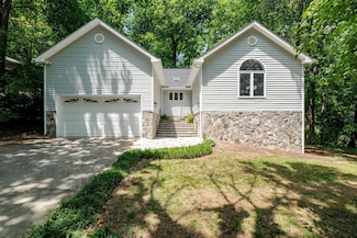 370 Flower Dr, McGaheysville, VA 22840