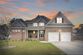 2810 Whisper Oaks Ct, Fayetteville, NC 28306