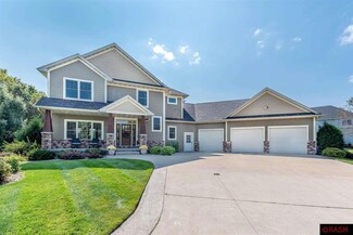 31 31 Otter Ct, North Mankato, MN 56003