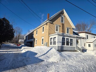 49 Chestnut St, Gardiner, ME 04345