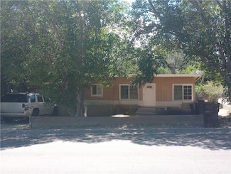 676 W Nicolet St, Banning, CA 92220