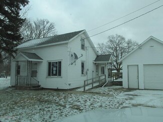 207 S Chippewa St, Shepherd, MI 48883