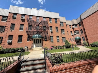 48 Parkway N Unit 2G, Yonkers, NY 10704