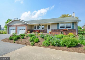 223 N Harvest Rd, Ronks, PA 17572