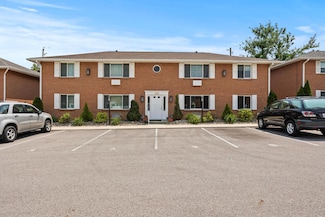 1033 Folkestone Rd, Columbus, OH 43220