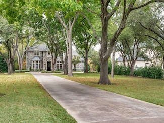 11503 W Ricks Cir, Dallas, TX 75230