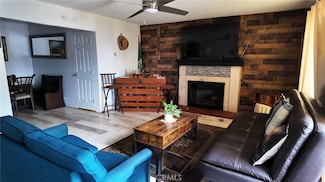 10813 State St, Lynwood, CA 90262