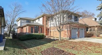 664 S Berkley Ave, Elmhurst, IL 60126