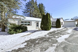 802 Foster Ave, Lake Bluff, IL 60044