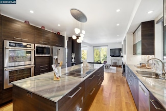 165 Del Monte Dr, Walnut Creek, CA 94595