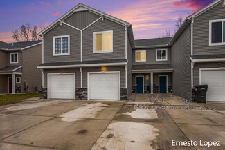 13639 Signature Dr, Holland, MI 49424