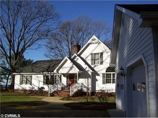 558 Riverview Rd, Port Haywood, VA 23138