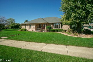 10250 Royal Ct, Mokena, IL 60448