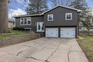 707 14th Ave, Coralville, IA 52241